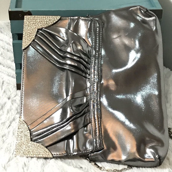 Women silver purse, clutch detachable chain strap - Picture 6 of 8